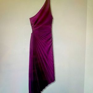 Stunning asymmetrical one shoulder dress by Mango.